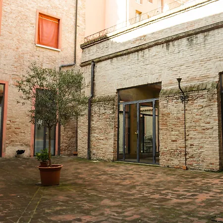 Antica Dimora Della Racchetta Guest house 4*