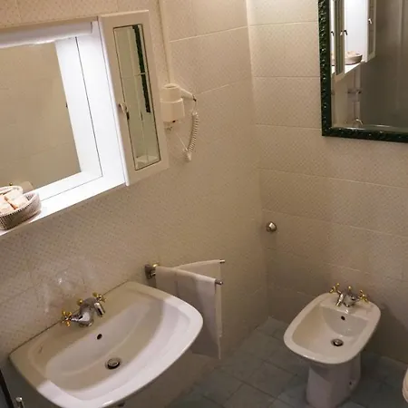 Antica Dimora Della Racchetta Gasthuis 4*