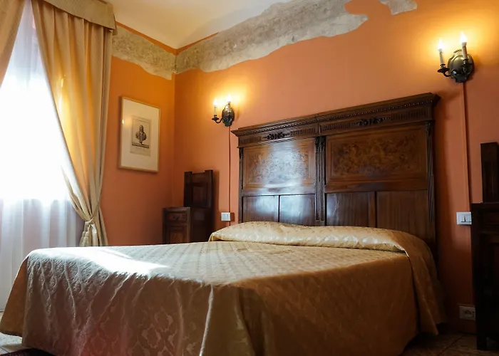 Antica Dimora Della Racchetta ゲストハウス 4*